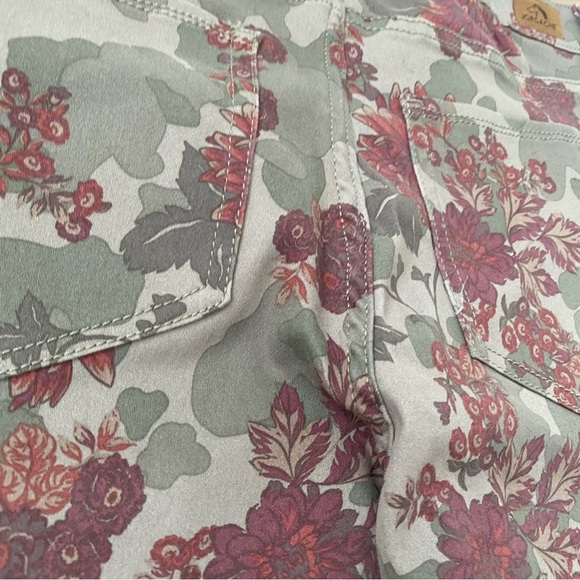 High Rise Floral Jean Leggings - Picture 6 of 15